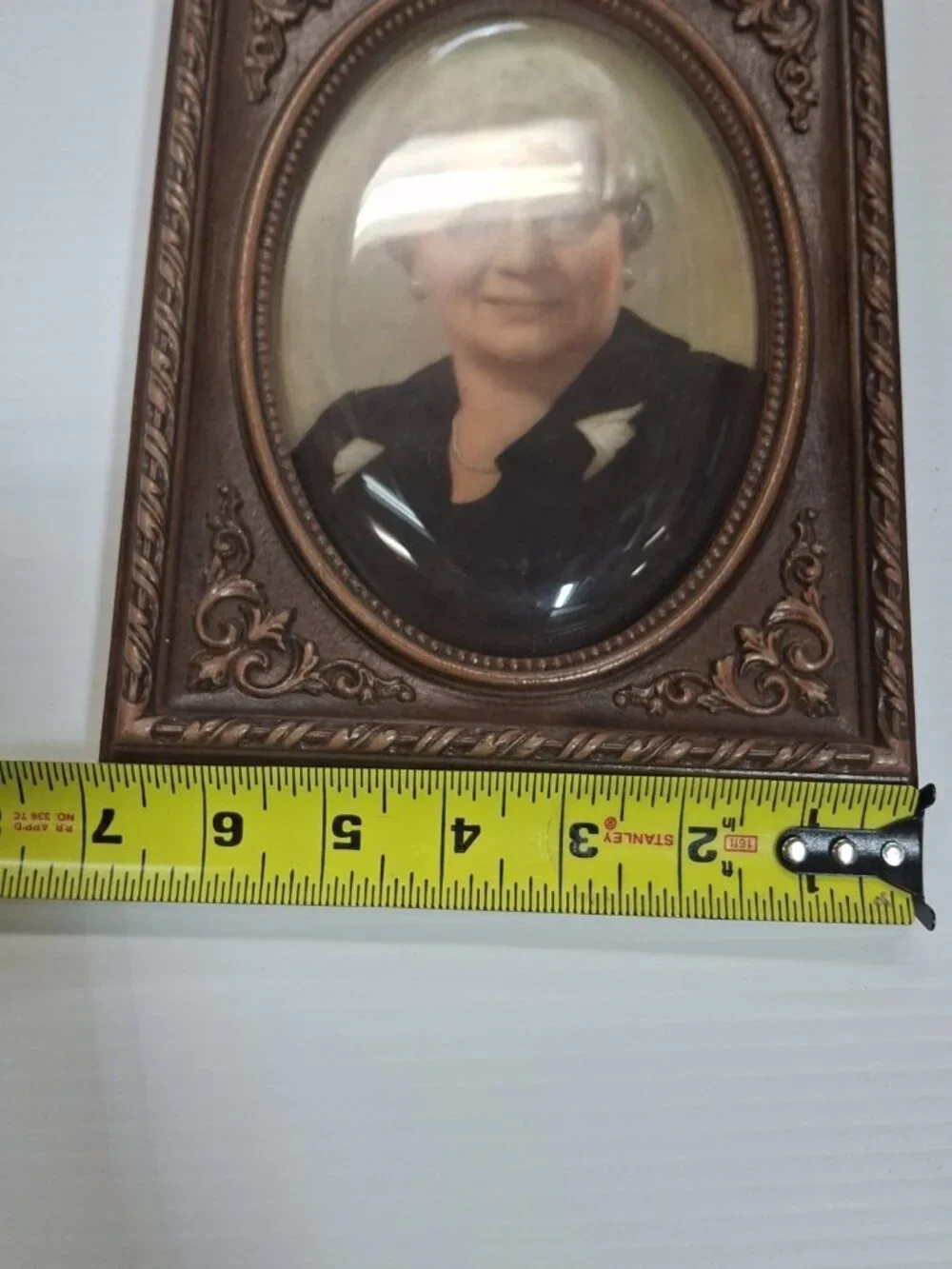Vtg Ornate Picture Frame Pair- Convex Bubble - 5x7 - Plastic-Brown
